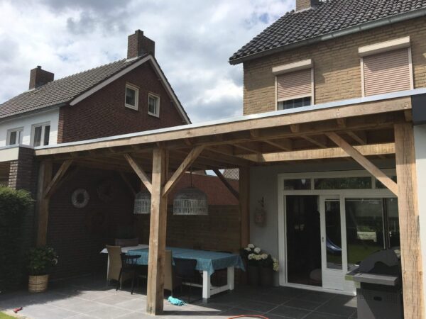 Authentieke eiken overkapping