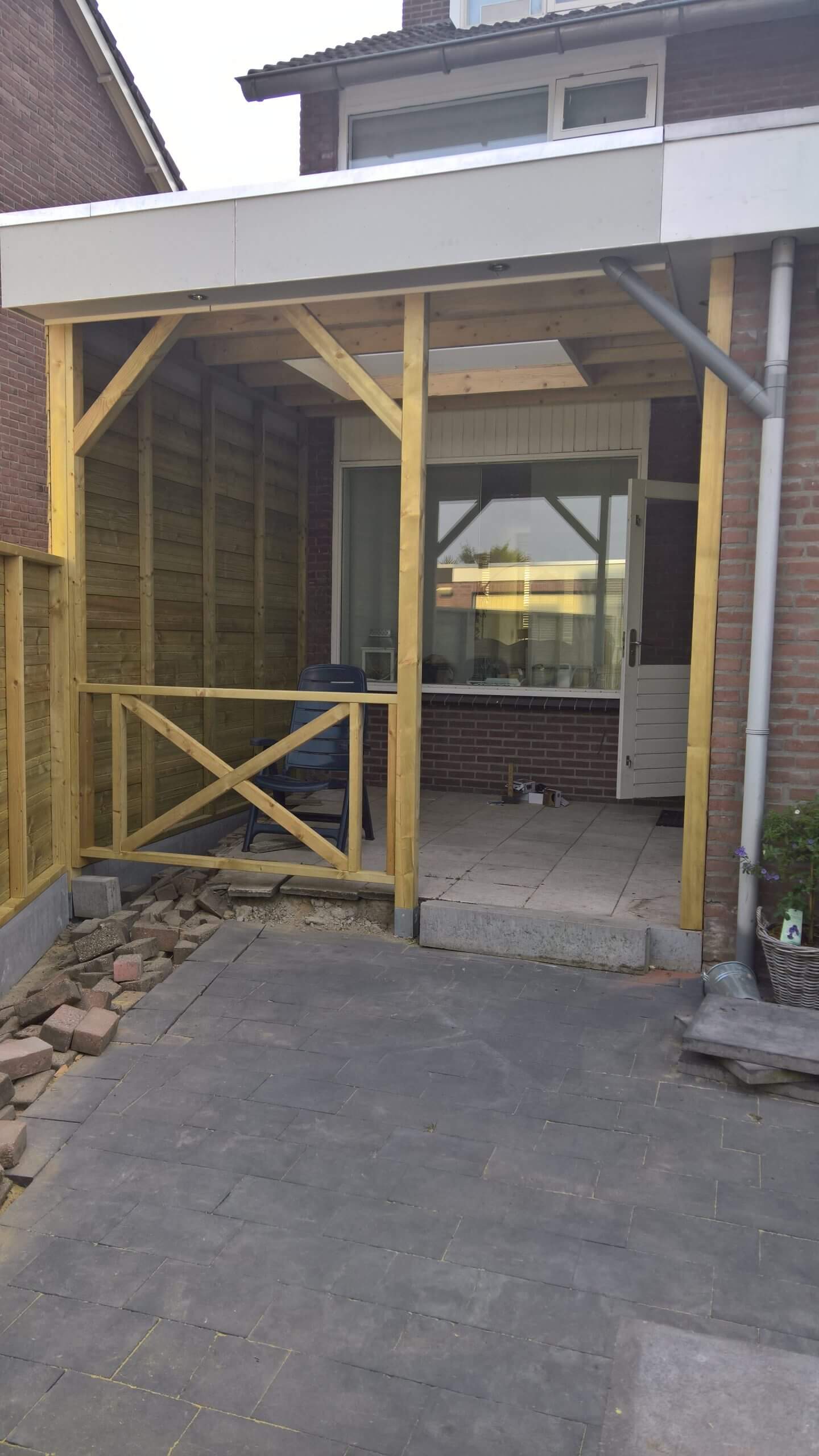 BouwTB-Overkapping met schutting