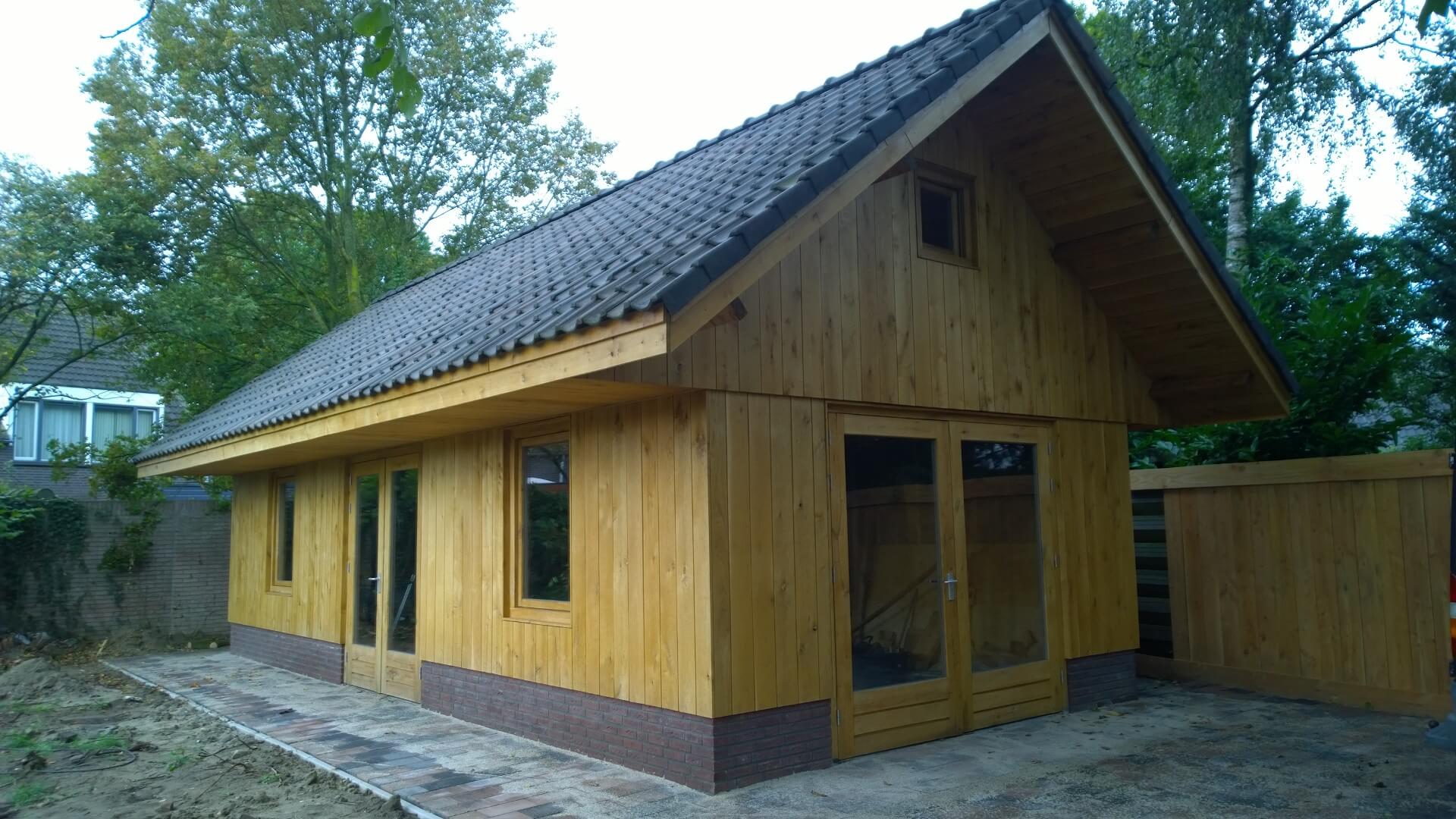 tuinhuis-eiken-met-veel-glas-bouwbedrijf-bergeijk-bouw-tb